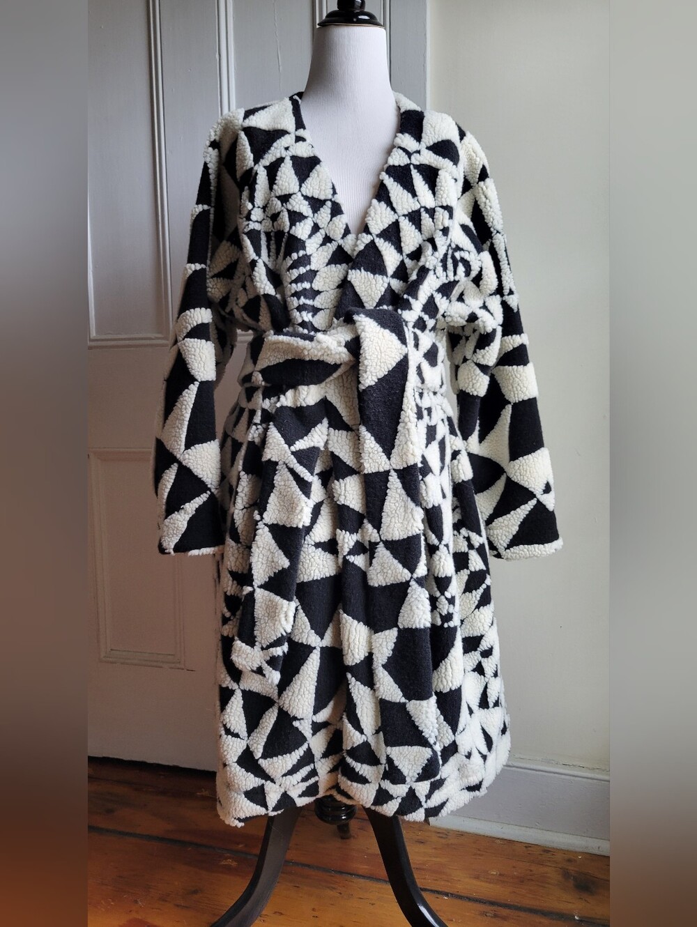 Farm Rio NWT Black & White Maxi Fleece Belted Sweater Coat - Small / Medium